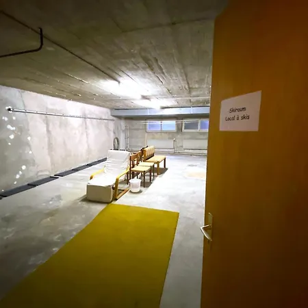 Salute 109 アパート ロイカーバード