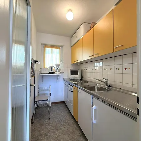 Salute 109 アパート ロイカーバード